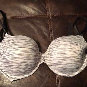 White/grey bra